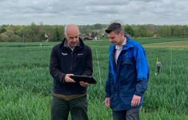 Agrii Agronomy Expert discussing field trials with farmer